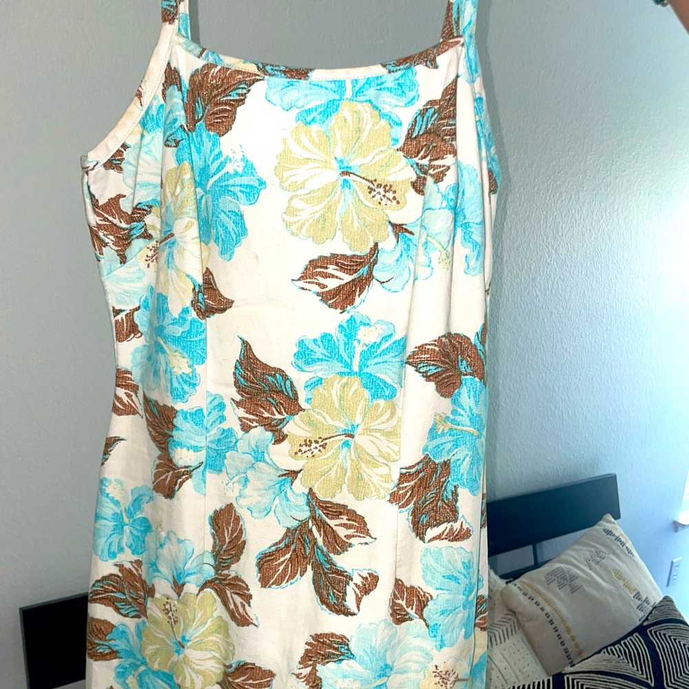 Old fashioned cute dinner dress!